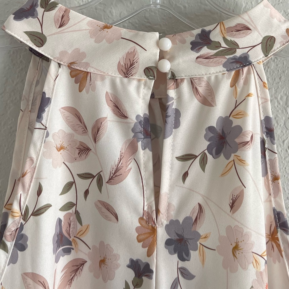 Feminine Floral Halter Tank - Picture 3 of 8